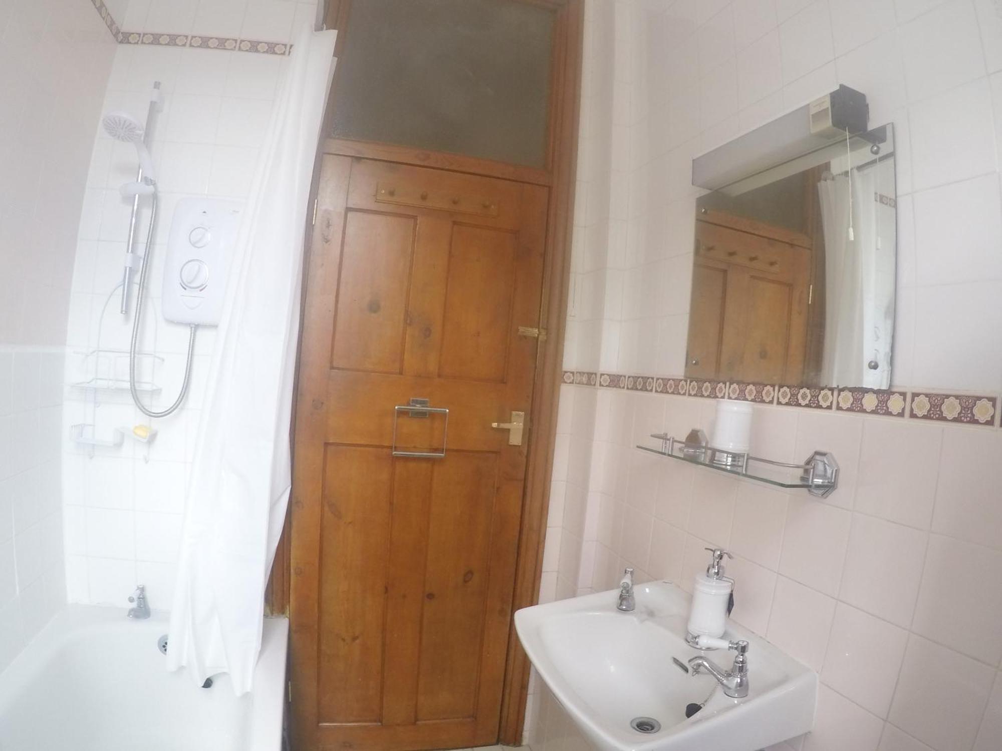 Carlton Mansions - The Red Homestay